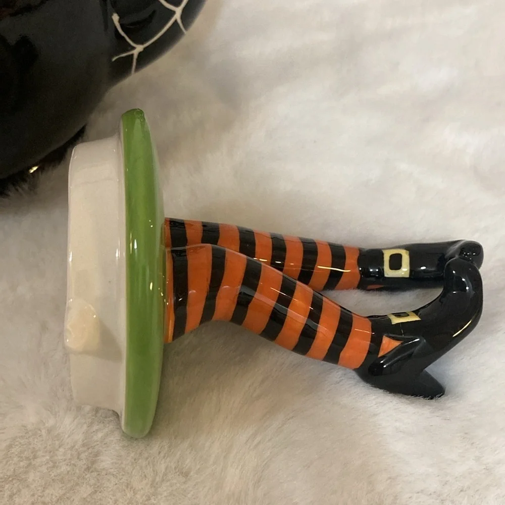 Potter’s Studio Witch’s Feet Teapot